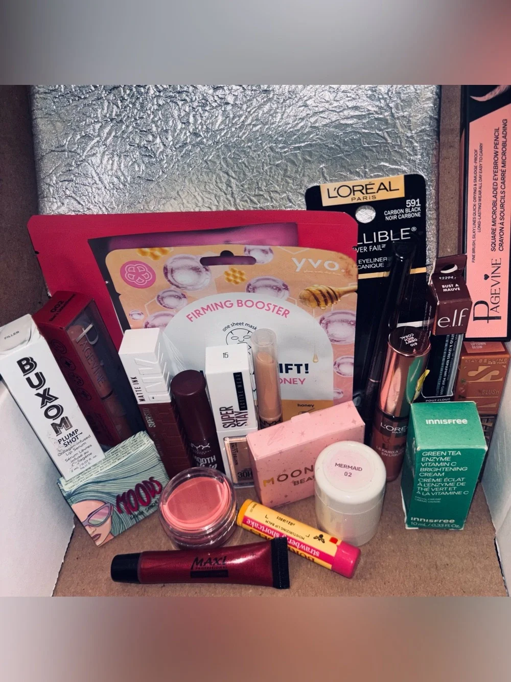 Buxom Lip & Makeup Mix - Pink, Red, Coral Accents